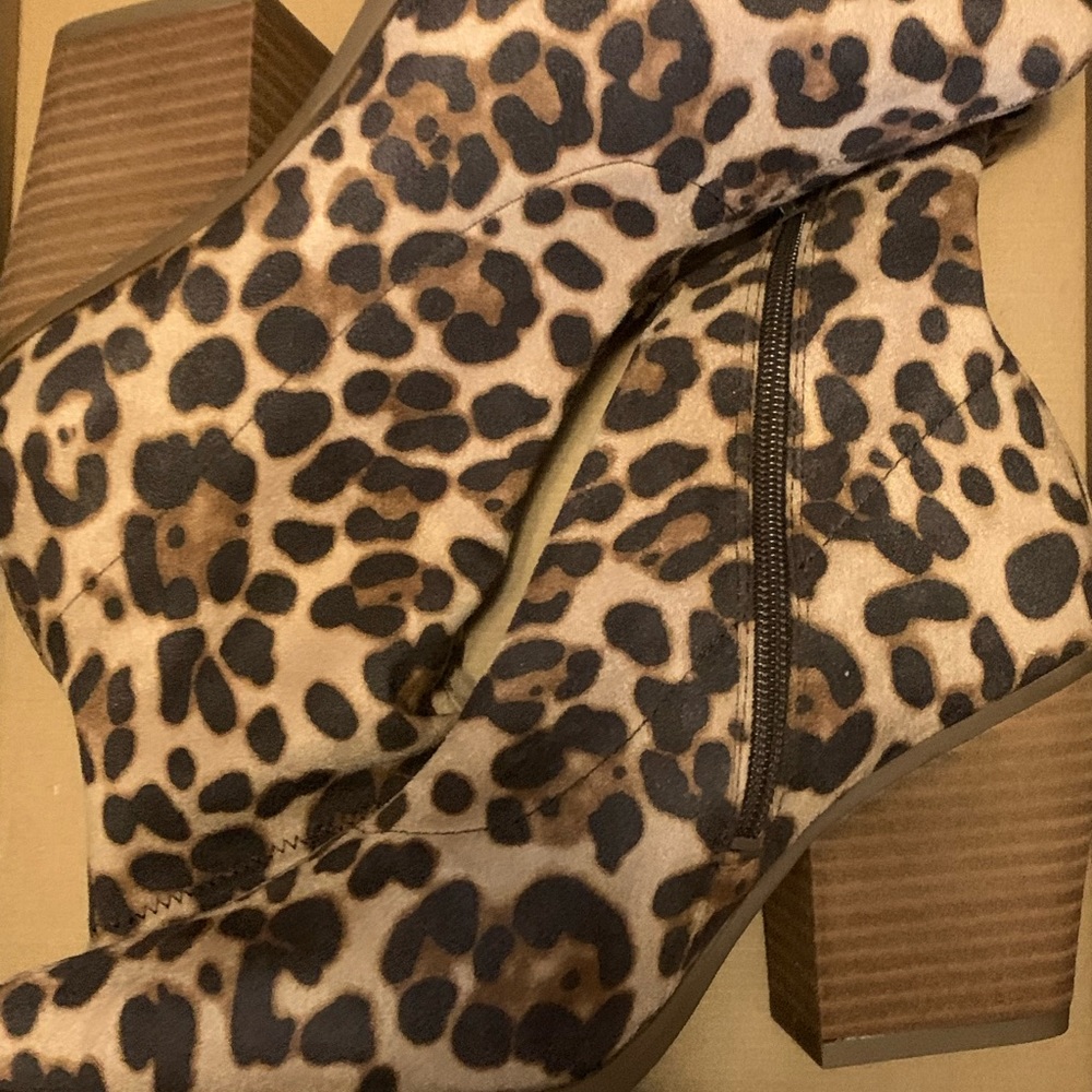 Leopard print boot - Picture 4 of 11